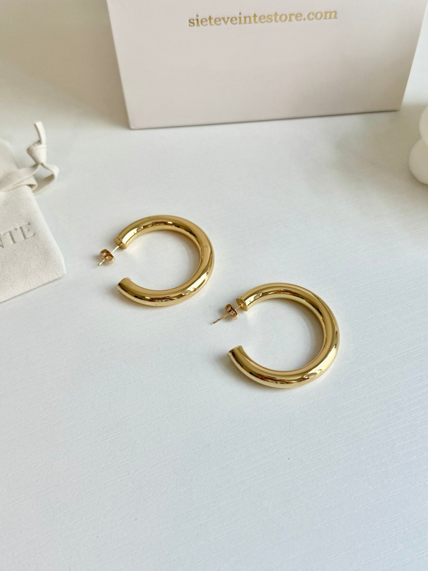 Fiorella Hoops